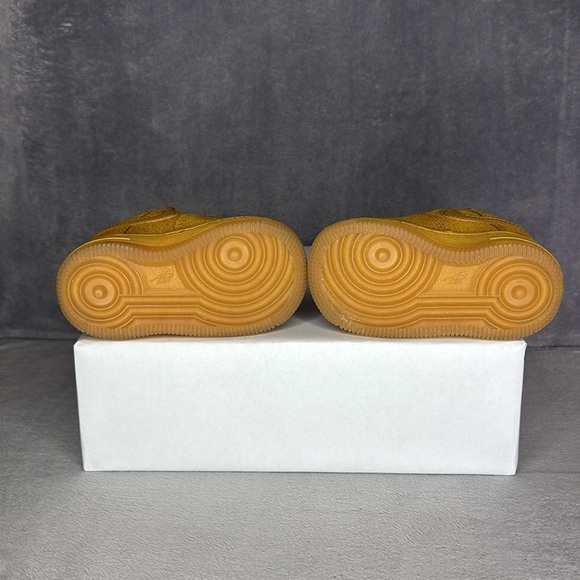 🔥🔥🔥 Nike Kids Air Force 1 (PS) "Wheat" Sneakers Size: 4c🔥🔥🔥 - Picture 3 of 7